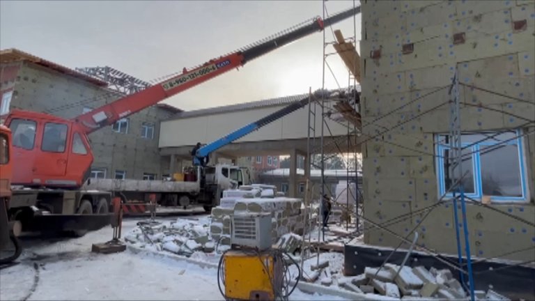 Подрядчик сорвал сроки сдачи новой больницы в Братском районе